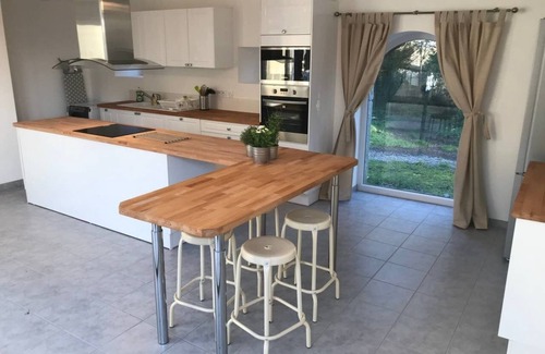 Feugeres House | Rural- PetFriendly- NearToNormandyCoast