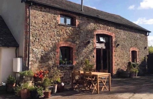 Broadwoodkelly House | Rural Retreat - Private Hot Tub,