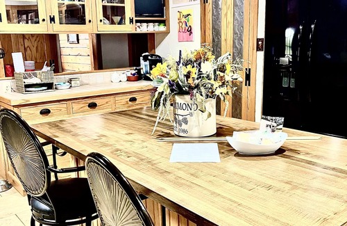 Stephenville Cabin | Rural western cabin- HOT TUB-POOL just 5 mins from exciting Stephenville!