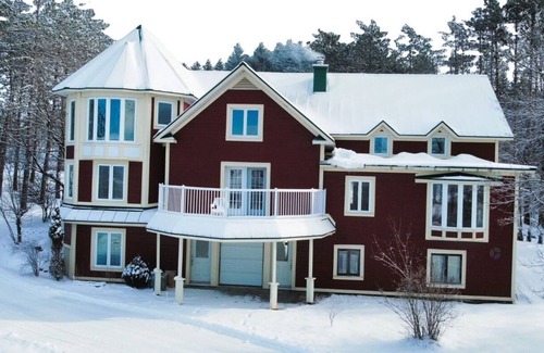 Sainte-Catherine-de-Hatley House | "Rustic country farm 5 min. from Magog Lake, commerce and highway.