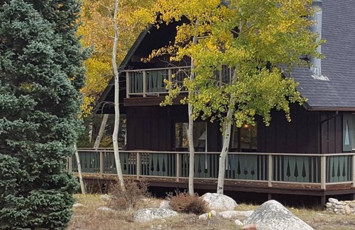 Nathrop Cabin | Rushing Creek w/Mountain Views! Perfect Cabin for Family/Couples Getaways!