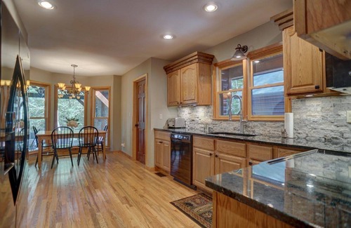 Blue Ridge Cabin | Rushing waters of Fightingtown Creek right at your feet!