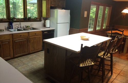 Auburn House | Rushing Waters retreat lodge in Loachapoka, Al