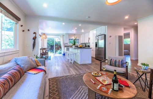 Guerneville House | RussianRiverBungalow:Family Retreat! NEW & Magical Walk to the River!WiFi/Pup