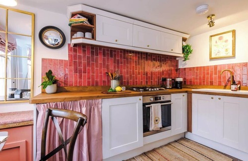 Chester House | Rustic Chester Cottage Near Shops & Terrace