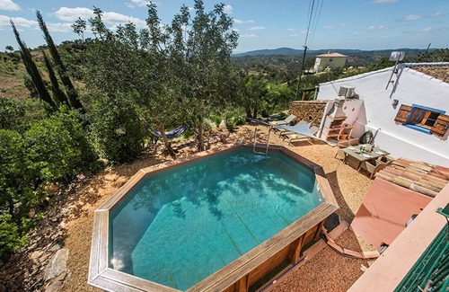 Fonte do Bispo House | Rustic 3-bedroom Country Retreat With Pool, Free Wi-fi, and Breathtaking Views