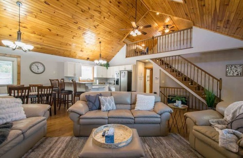 Etowah House | Rustic 4BR w/Deck, Firepit + Darts | Near Golf