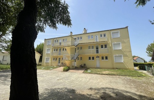 Saint-Brevin-l'Ocean Apartment | Rustic apartment near beach and water sports base, parking included