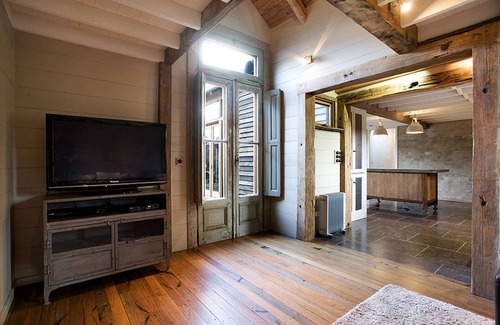 Crackenback House | ⭐️ Rustic Barn House ⭐️ Hydro Spa Bath ⭐️ Pets Welcome