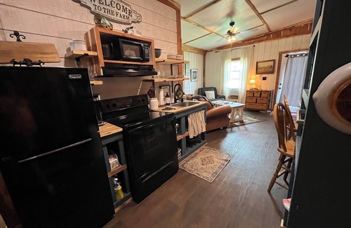 Readyville House | Rustic Barnsuite on the Farm - 2 Suites