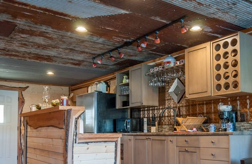 Makanda Cabin | Rustic Cabin - Jetted Tubs - Wi-Fi - Wonderful Views - Grill - Firepit - Porch