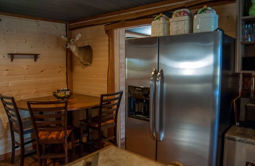 Makanda Cabin | Rustic Cabin - Jetted Tubs - Wi-Fi - Wonderful Views - Grill - Firepit - Porch
