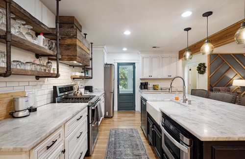 Memphis House | Rustic Charm~Memphis' One & Only