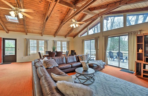 Clyde Cabin | Rustic Clyde Getaway w/ Maggie Valley Views!