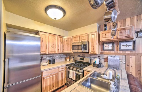 Angel Fire Apartment | Rustic Condo with Patio Walk to Angel Fire Resort!