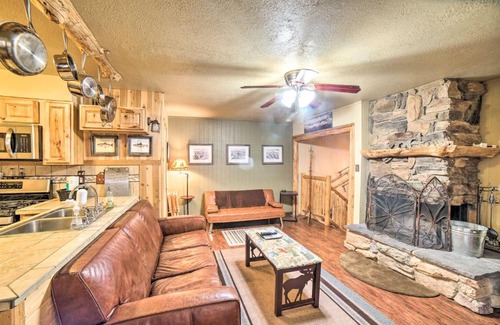 Angel Fire Apartment | Rustic Condo with Patio Walk to Angel Fire Resort!