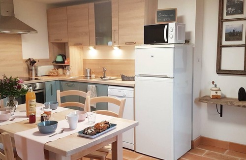 Dance Cottage | Rustic cottage in Amions-Vézelin - 2 bedrooms, all charges included