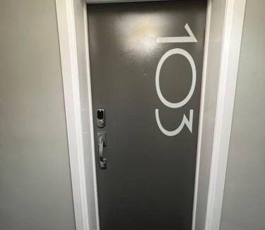 South London Apartment | Rustic Elegance & Style 1BR