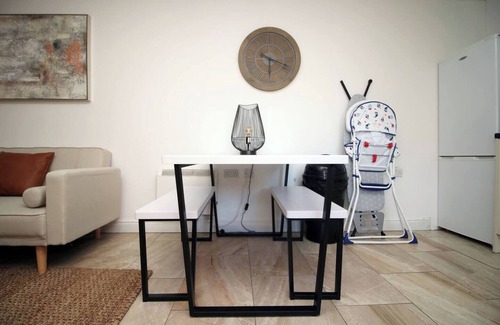 Pontcanna Apartment | Rustic Elegant Retreat Opposite Stadium