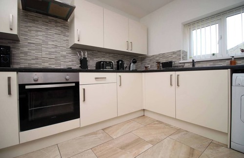 Pontcanna Apartment | Rustic Elegant Retreat Opposite Stadium