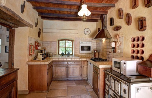 Essertines-en-Donzy Cottage | Rustic estate with private pool and pet-friendly