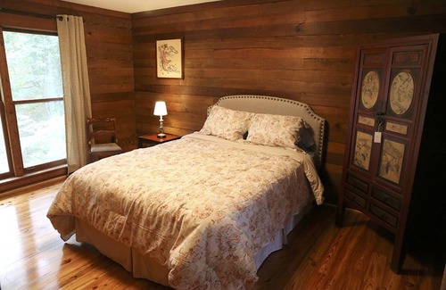 Suwanee Other | Rustic farm is a secluded place to let the family gather in a big outdoor space.