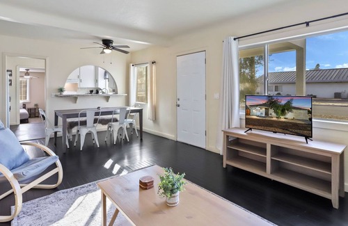Escalon House | Rustic Farmhouse located in a small town in the Central Valley