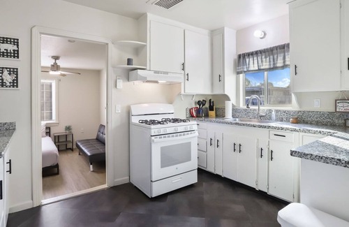 Escalon House | Rustic Farmhouse located in a small town in the Central Valley