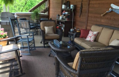 Chestnut Mound Cabin | Rustic Getaway in Nashville’s Backyard!