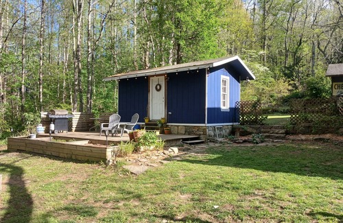Gerton Cottage | Rustic Hillside Hideaway. A cozy cottage perfect for 2! Hikers paradise! Hot tub