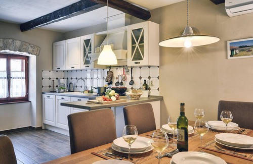 Marcana House | Rustic Holiday Home with heated pool near Pula