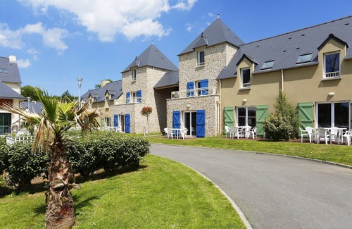 La Guymauviere-La Hulotais-La Bourelais House | Rustic House near the Centre of Saint-Malo Centre!