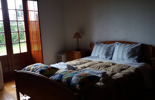 Caloura Cottage | Rustic house with garden