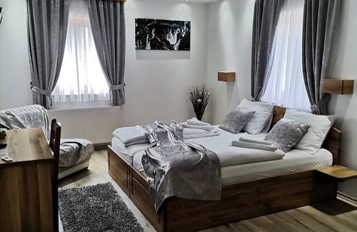 Prijeboj House | Rustic Inn River