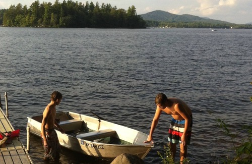 Speculator Cabin | Rustic lakefront getaway