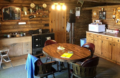 Lake of the Woods County Cabin | RUSTIC LOG CABIN ON LAKE OF THE WOODS