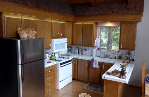 Long Barn Cabin | Rustic luxury mins. to Pinecrest Lake, Strawberry & Sierra mountain fun!