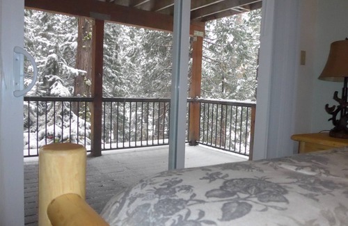 Long Barn Cabin | Rustic luxury mins. to Pinecrest Lake, Strawberry & Sierra mountain fun!