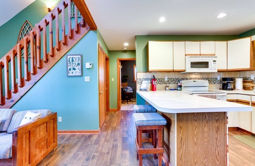 Lackawaxen Cabin | Rustic Masthope Mountain Retreat w/ Private Sauna!