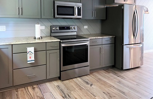 Tower Cabin | Rustic Meets Modern, Cabin on Lake Vermillion! Inc. 2 Kayaks & 1 Canoe. Sleeps 8