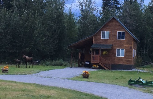 Butte House | Rustic Moose Cabins ~ Your Home Away from Home