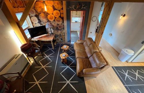 Florissant House | Rustic Mountain Retreat
