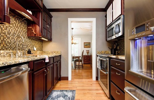 Springfield House | Rustic Ozarks Bungalow*Parking*Fenced Yard