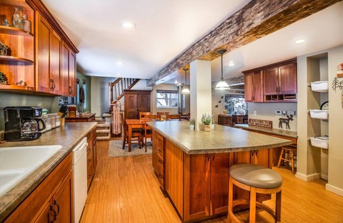 Salt Lake Mountain Resorts Cabin | Rustic & Peaceful Silver Fork Mountain Retreat