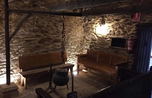 Viana do Bolo Hotel | Rustic pension OR TRANCALLO