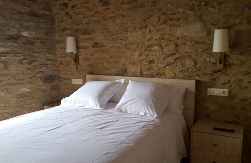 Viana do Bolo Hotel | Rustic pension OR TRANCALLO