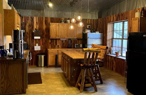 Conway Other | Rustic Ranch Retreat - 6 bedrooms, 5 bath, game room, working cattle ranch!