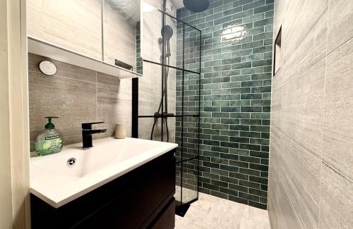 Trondheim City Centre Apartment | Rustic Retreat Apartment, Central & free parking !