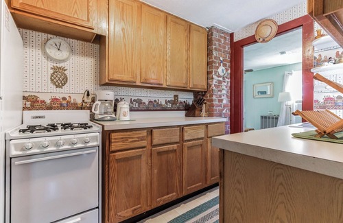 North Truro Cottage | Rustic Retreat at The Old Post Office-Walk to Truro Vineyards
