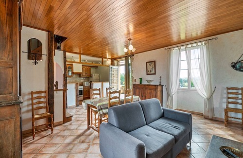Loubejac House | Rustic Retreat for Families